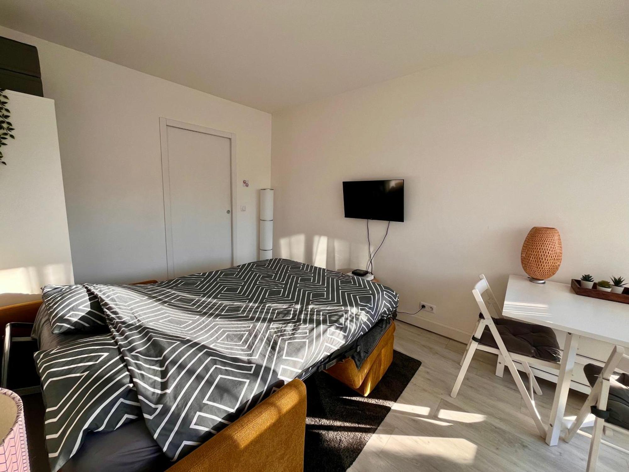 Studio proche Versailles/Paris ☆ Parking gratuit 3min à pied Le Chesnay  Esterno foto
